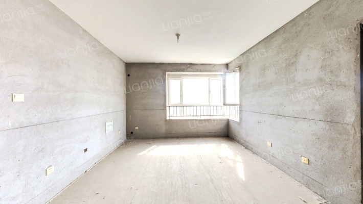 博雅盛世E区二手房实景图