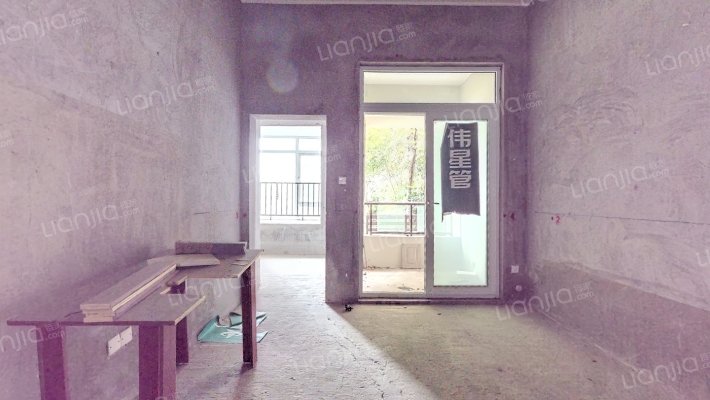 保利爱尚里尚彩二手房实景图