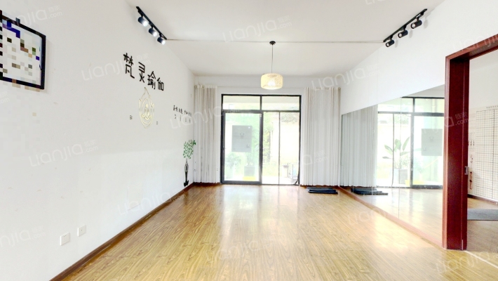 蓝光雍锦半岛二手房实景图