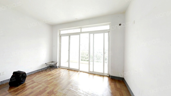 丽水湾西区二手房实景图