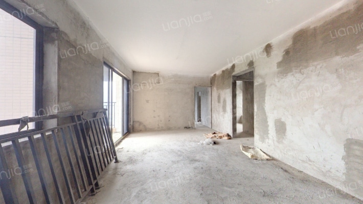 天基叠彩领峰二手房实景图