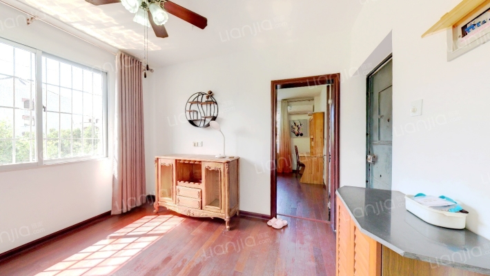 龙腰新村二手房实景图