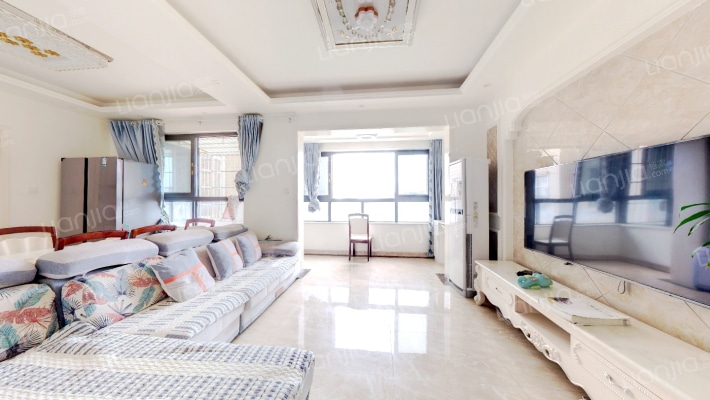 合能珍宝翡翠二手房实景图