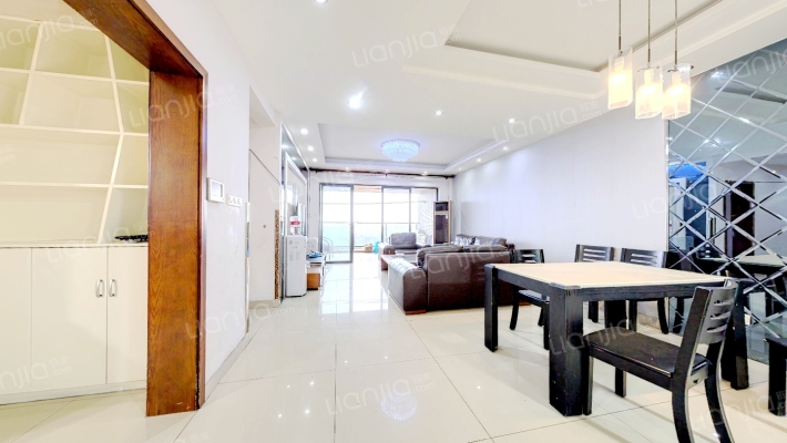 保利公园198玫瑰郡二手房实景图