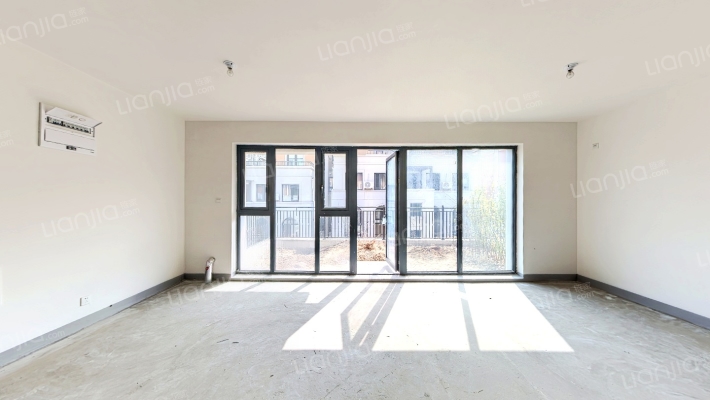 青岛小镇科莫湖二手房实景图