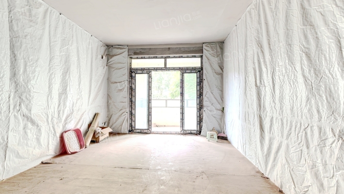 保亿湖山鹿鸣一期二手房实景图