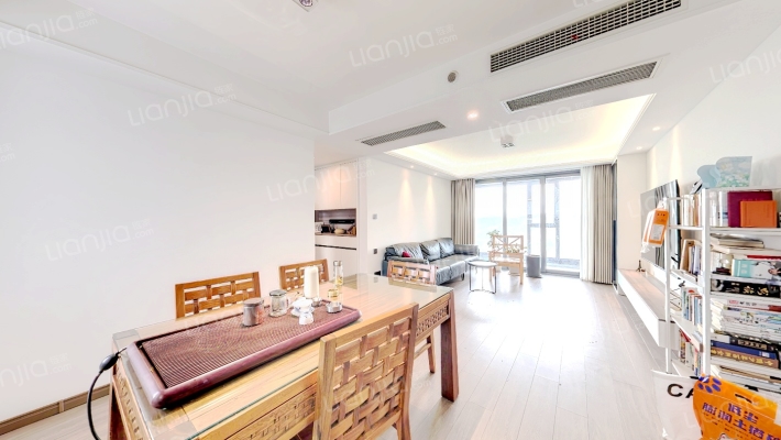 世茂璀璨睿湾二手房实景图