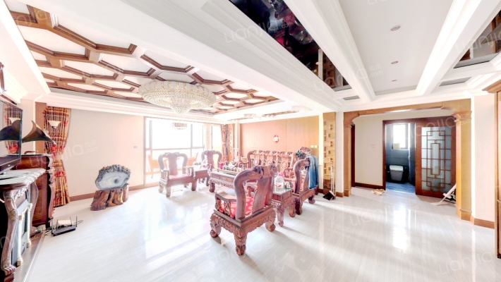 河畔花园二手房实景图