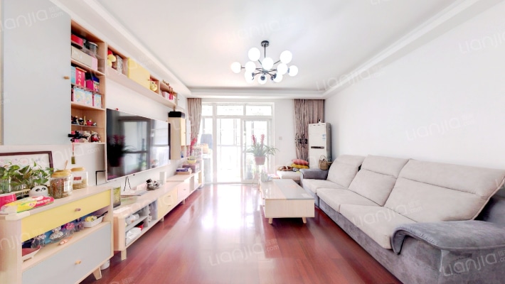 东郊小镇第四街区二手房实景图