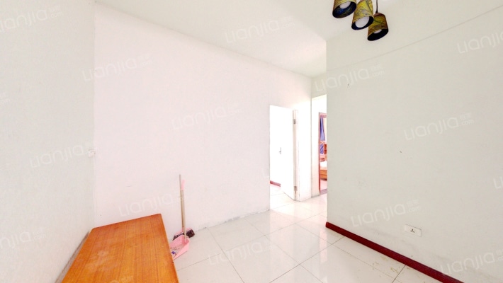 百康年拿铁城二手房实景图