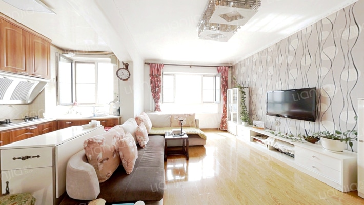 香槟水岸二手房实景图