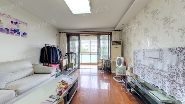 逸仙华庭二手房实景图