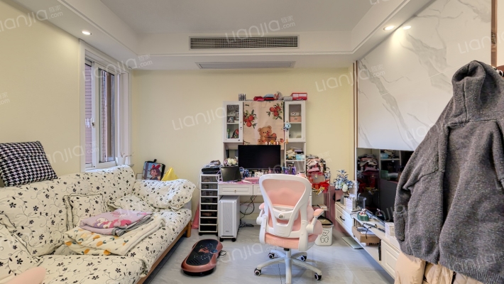 冠城大通蓝郡二手房实景图