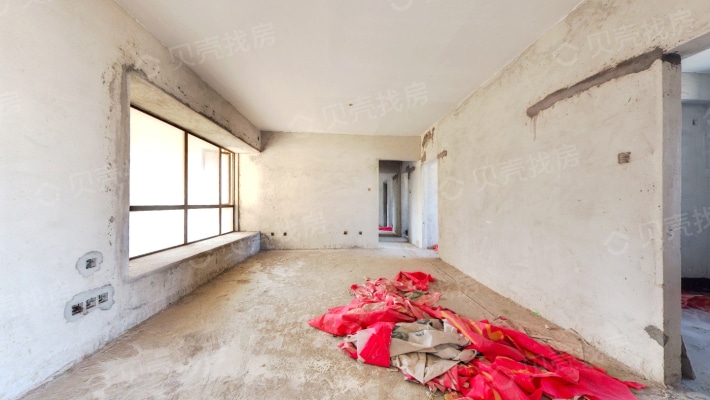 惠州大亚湾中萃花城湾4室2厅125平米二手房总价136万，单价10880元/平米