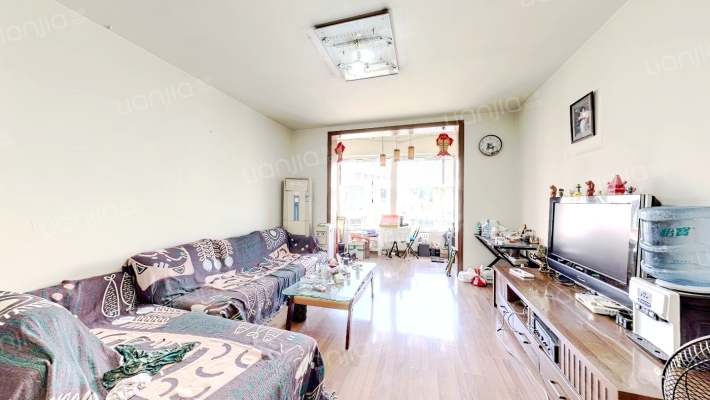 恋日家园A区二手房实景图