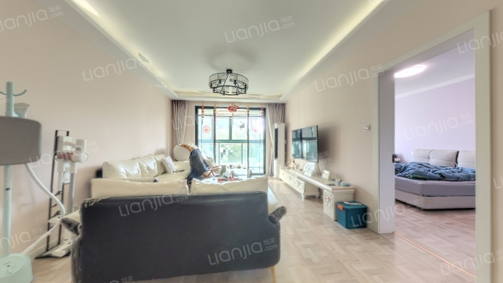 紫逸佳苑二手房实景图