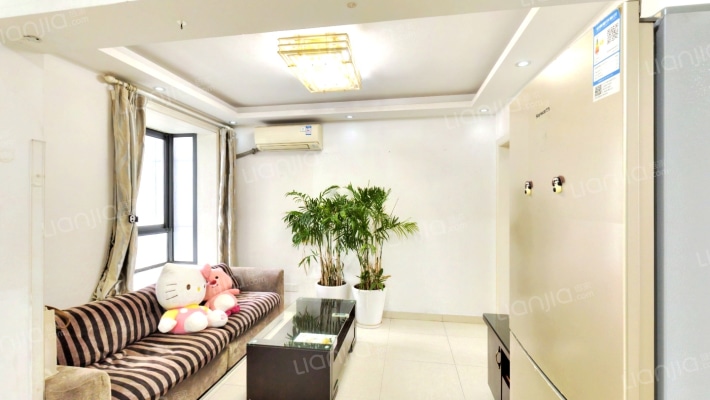 西郊美德苑二手房实景图