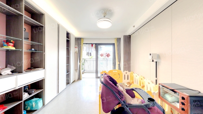 品秀星图二手房实景图