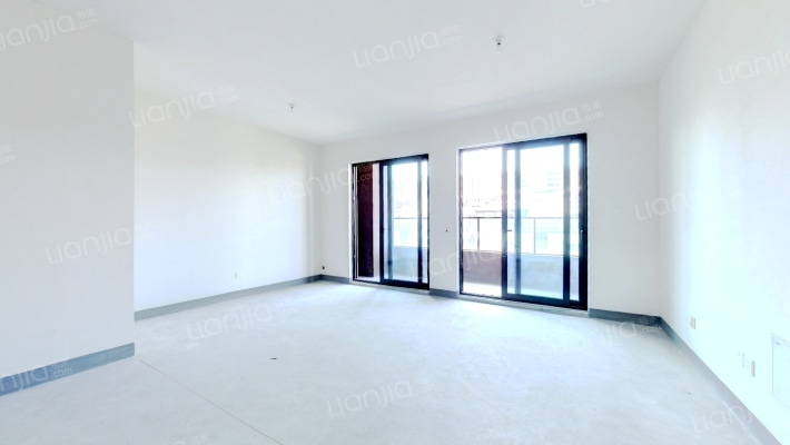 蔚蓝四季二手房实景图