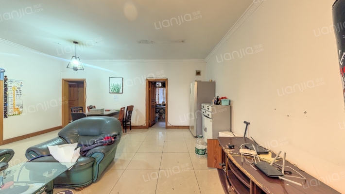 西亚广场二手房实景图