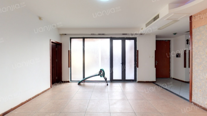 社会山花园一区二手房实景图