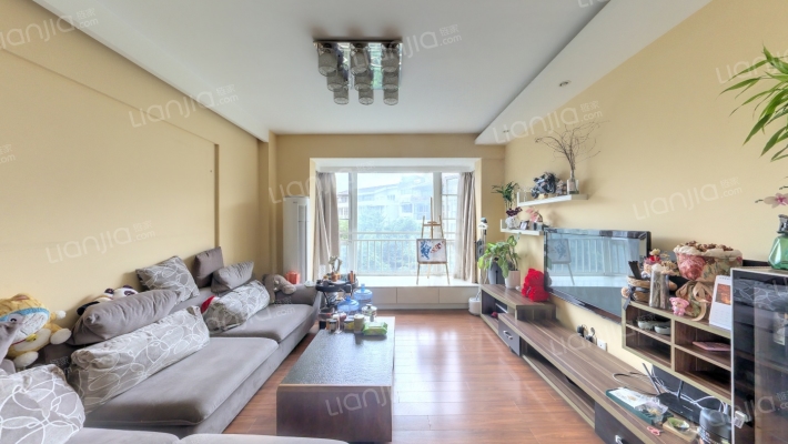 水岸风景二手房实景图