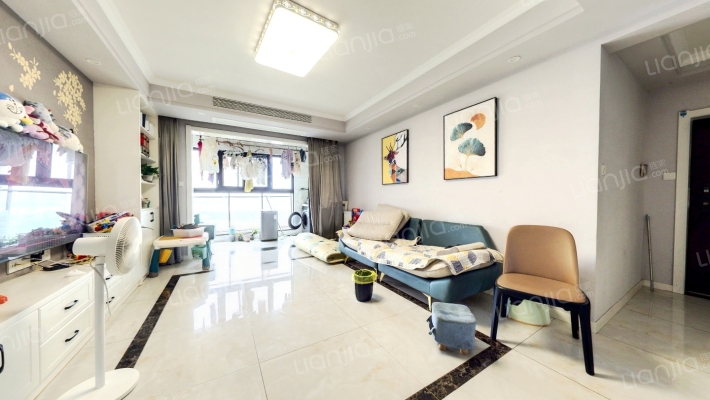 巴黎春天二手房实景图