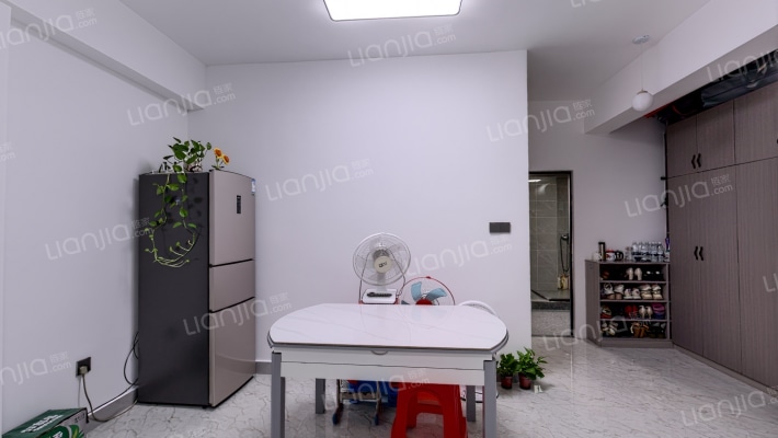 盛世龙湖商业中心二手房实景图