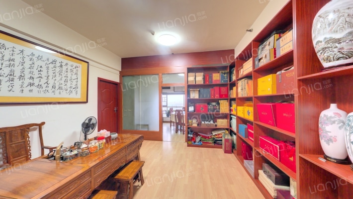 鸿飞大厦二手房实景图