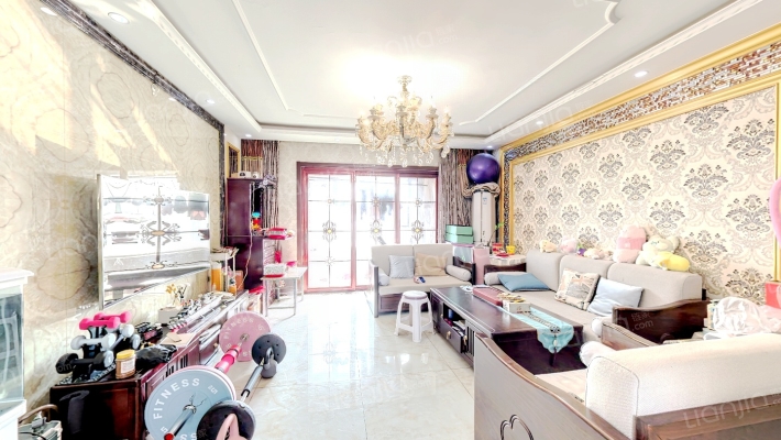 绿地梵尔赛公馆二手房实景图