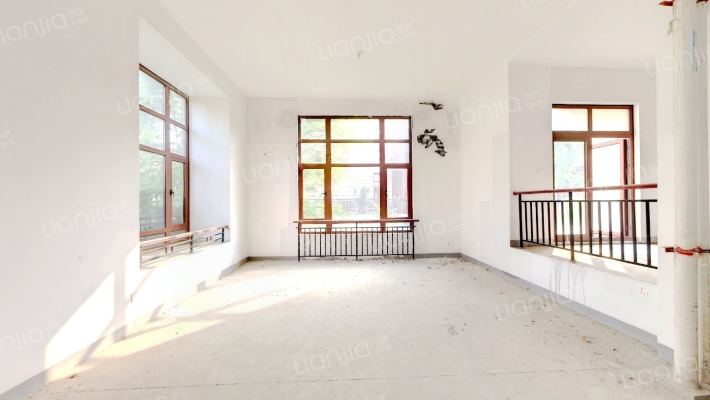 青城山语间二手房实景图