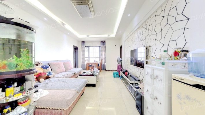 八号公寓二手房实景图