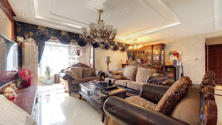 白桦林间二手房实景图