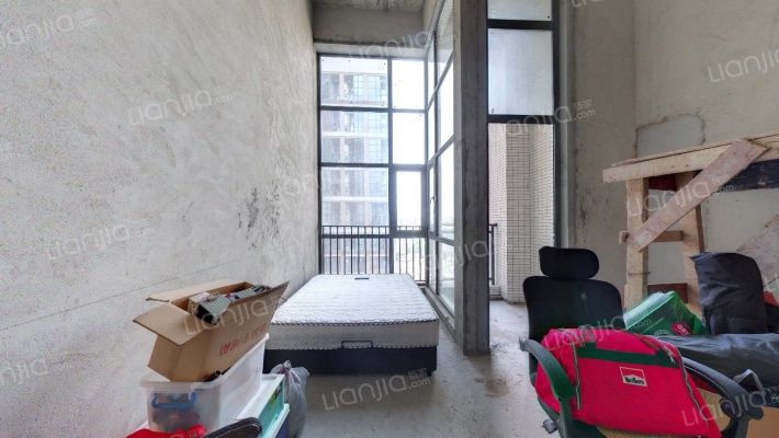 完美金鹰广场二手房实景图