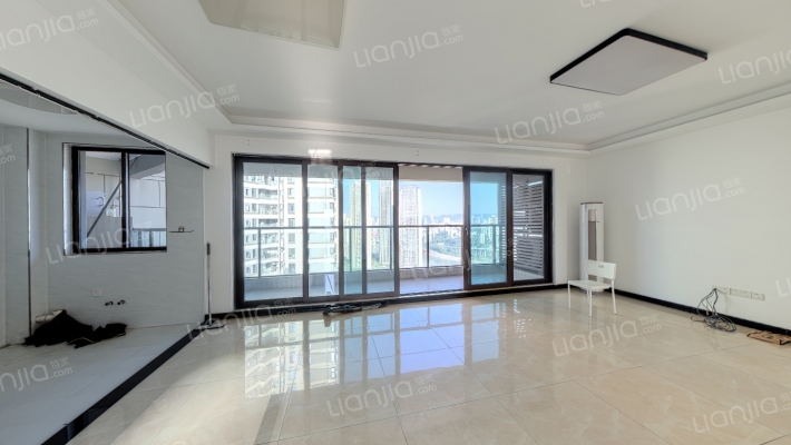 保利天汇二手房实景图