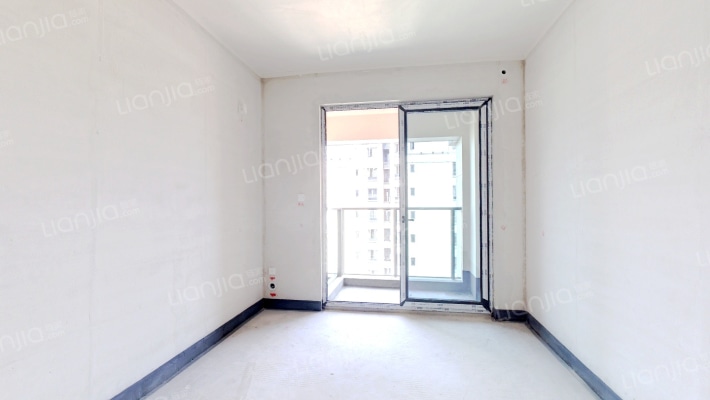 融创云湖十里D区二手房实景图