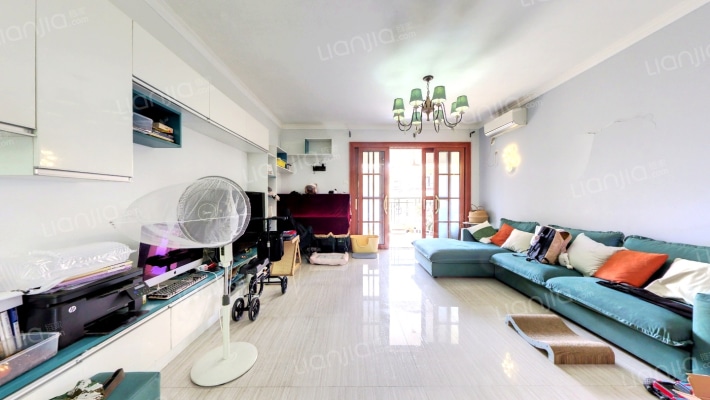 卓越东部蔚蓝海岸别墅二手房实景图