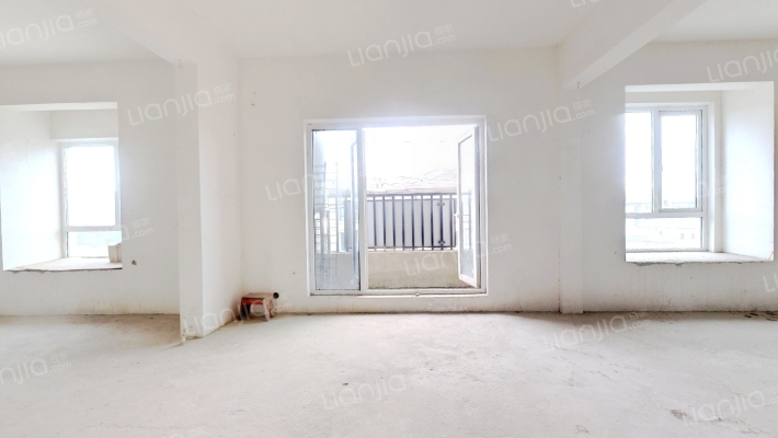 绿地城北岛左岸二手房实景图