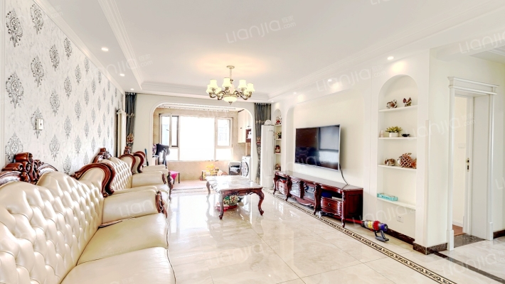 绿地新里梵尔赛公馆二期二手房实景图