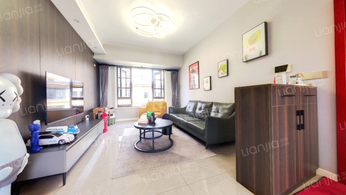 融创凡尔赛香榭二手房实景图