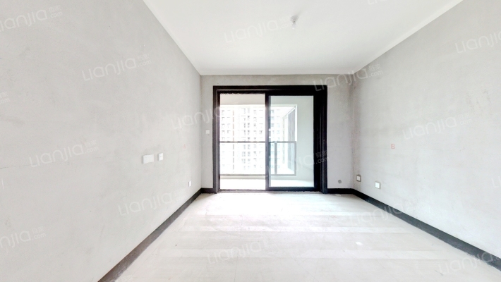 永威滟澜庭二手房实景图