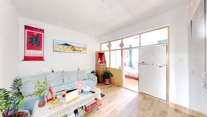 朝鲜小学教工楼二手房实景图