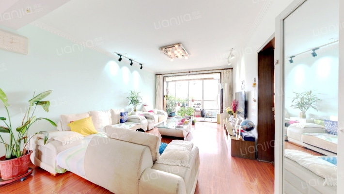 蓝宝湾花园二手房实景图