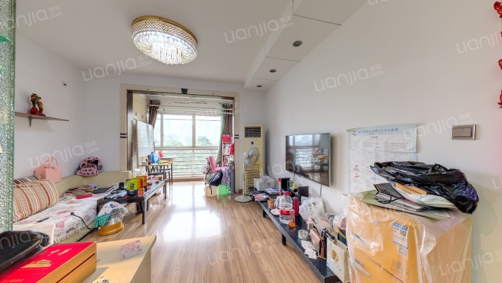 校园春天二手房实景图