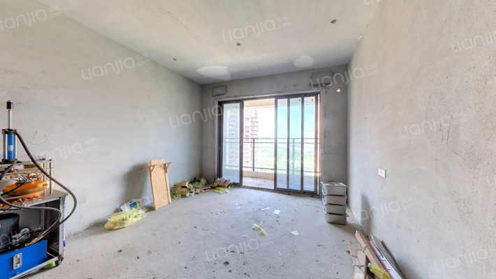 保利香槟颂二手房实景图