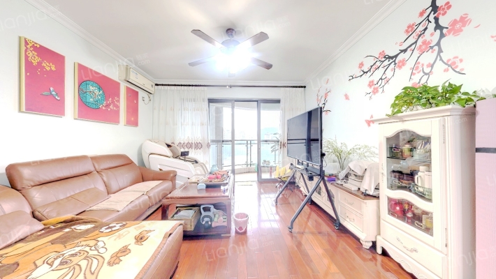 白云高尔夫花园荷塘月色二手房实景图