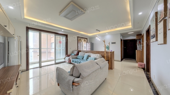 源上湾万融城C区二手房实景图