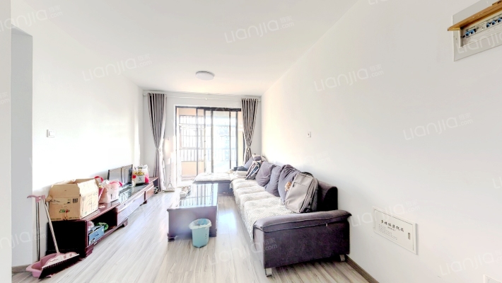 信地华地城二手房实景图