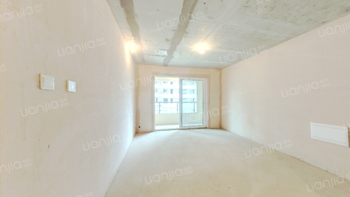 隆基泰和铂悦山二手房实景图