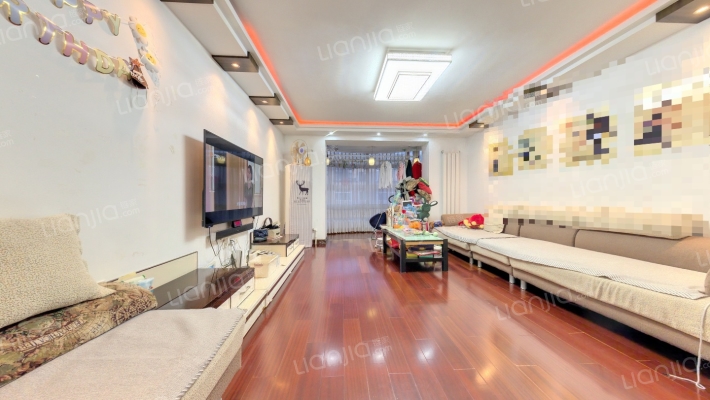 尊龙苑东区二手房实景图